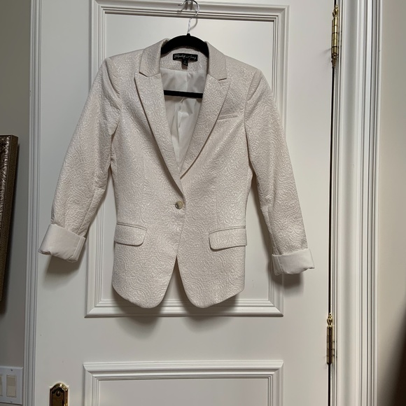 Elizabeth and James white Abigail brocade blazer - Picture 2 of 5